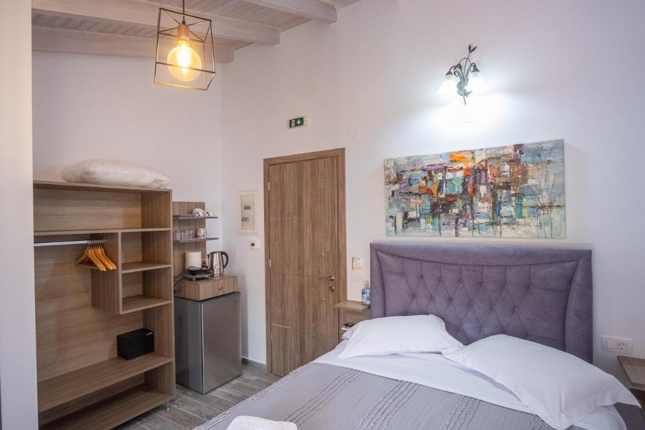 Serenity Luxe Suites Parga Exterior photo