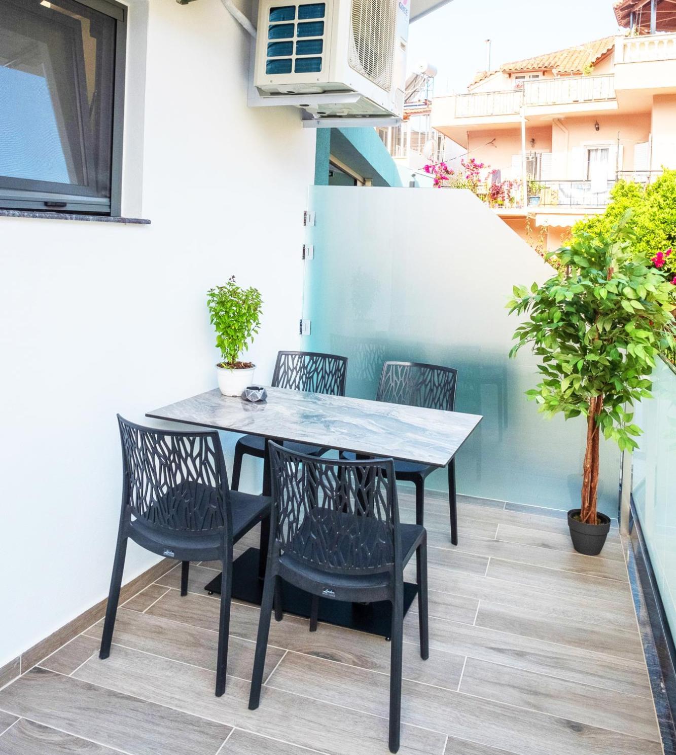 Serenity Luxe Suites Parga Exterior photo