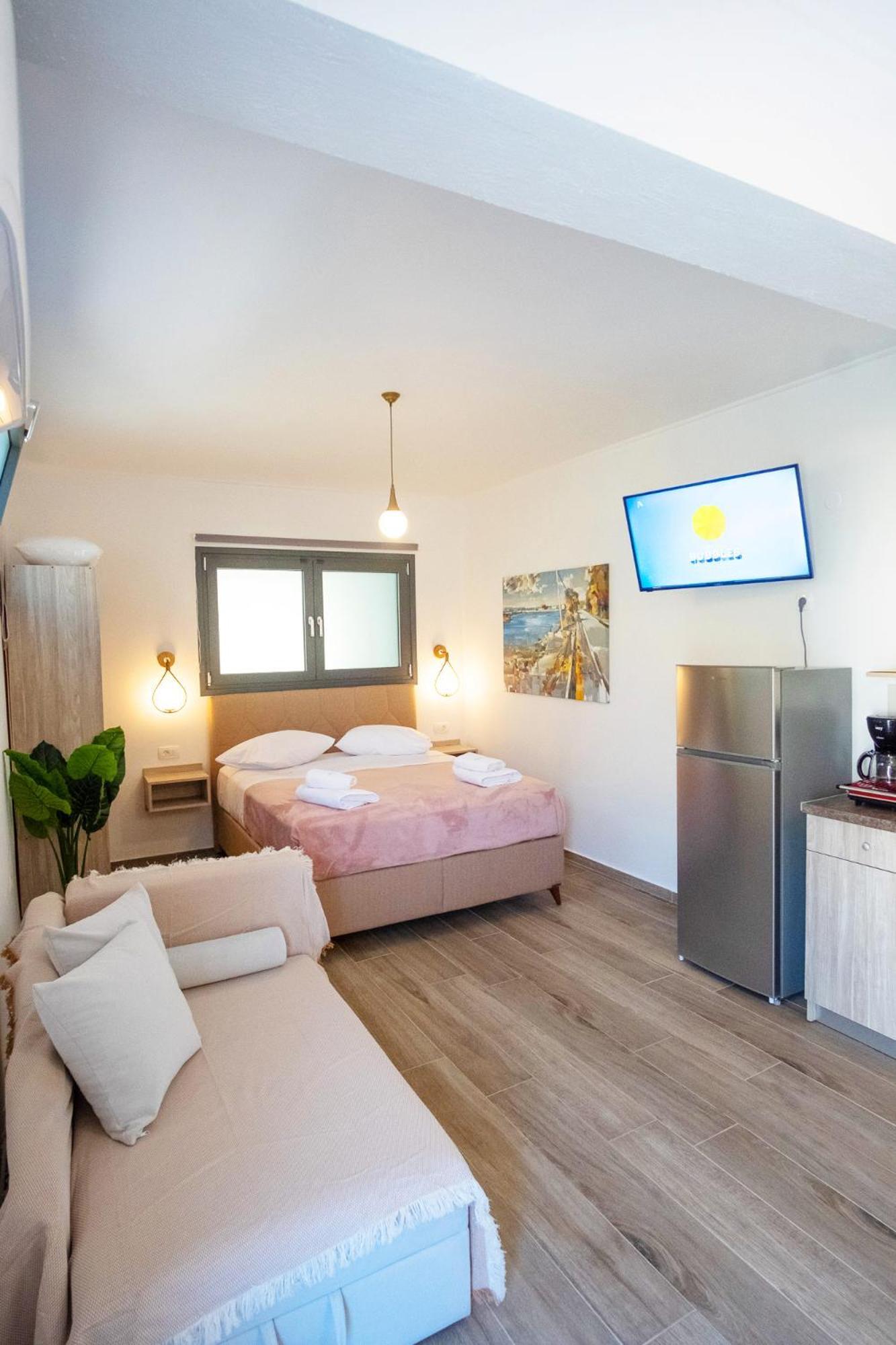 Serenity Luxe Suites Parga Exterior photo