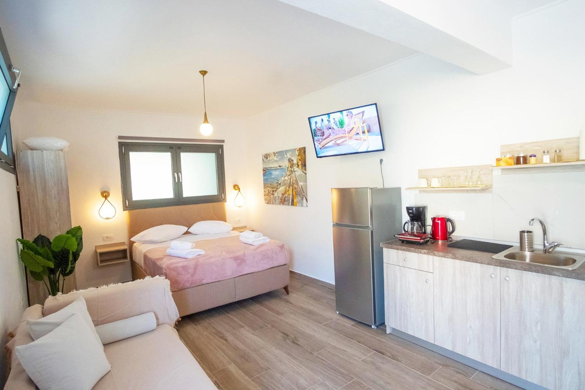 Serenity Luxe Suites Parga Exterior photo