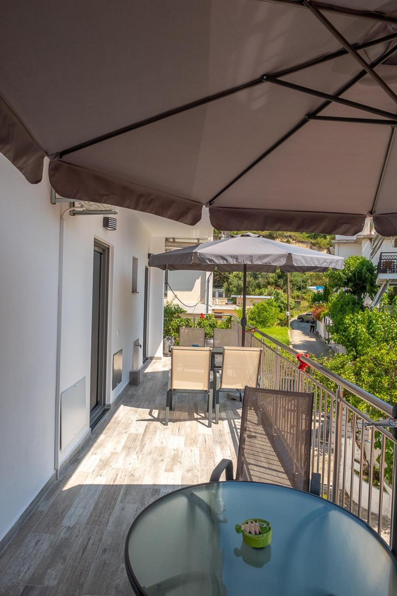 Serenity Luxe Suites Parga Room photo